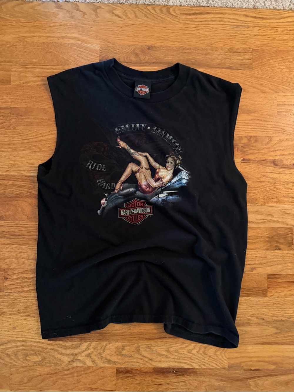 2000’s Harley-Davidson Men’s Black Sleeveless Graphic Tee - Pinup Logo